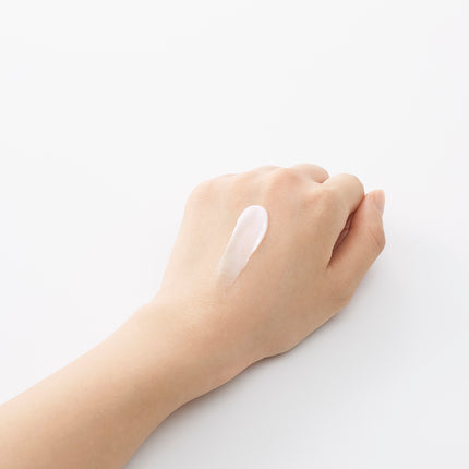 Yuskin hana Hand Cream Sakura & Kinmokusei 50g Tube